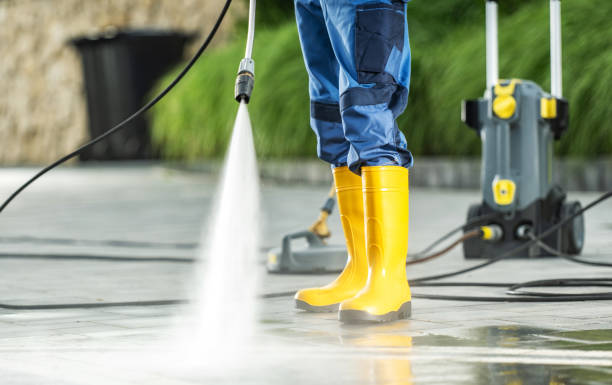 Best Deck Pressure Washing  in Nneconne, WI